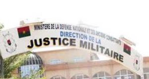 Tribunal militaire burkinabè: la Cour rejette les exceptions de la défense