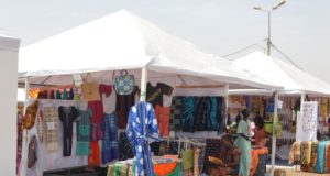 FESPACO 2017 à Ouagadougou: des exposants font de bonnes affaires