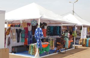 FESPACO 2017 à Ouagadougou: des exposants font de bonnes affaires