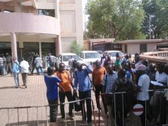 Burkina : des policiers radiés en sit-in au ministère de la Sécurité