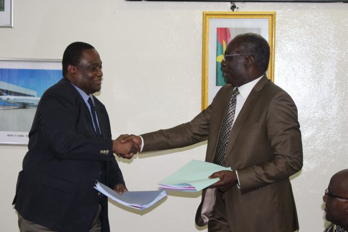 Direction d’Air Burkina : Abderahmane Berthé passe le flambeau à Blaise Sanou