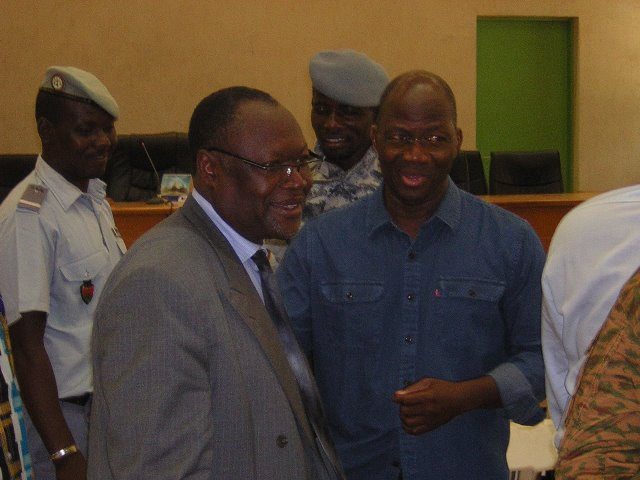Djibrill Bassolé et Ablassé Ouédraogo dans la salle d'audience