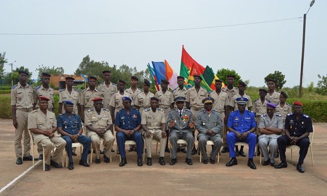 Elèves du PMK et des autorités militaires