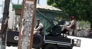 Côte d’Ivoire : des mutineries toujours en cours dans plusieurs casernes d’Abidjan et de Bouaké