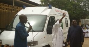Fondation Moussa Yugo: vivres et véhicule multifonctions pour soulager les populations
