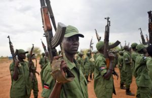 Les rebelles sud-soudanais revendiquent une embuscade meurtrière (VOA/AFP)