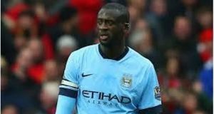 Manchester City: Yaya Touré signe pour un an encore