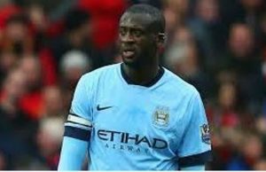 Manchester City: Yaya Touré signe pour un an encore