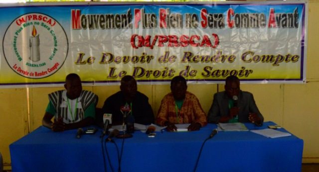 Des membres du MPRSCA, le secrétaire général Claude Ouédraogo en chémise noire