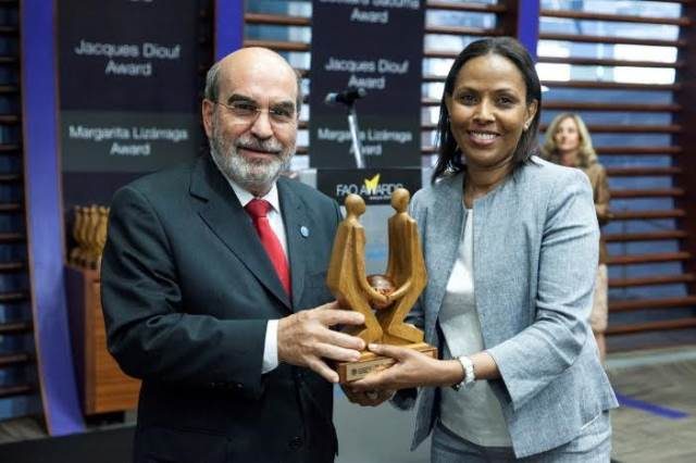 Fatouma SEID, Représentante de la FAO au Mali, a reçu le prix B.R SEN (2015)