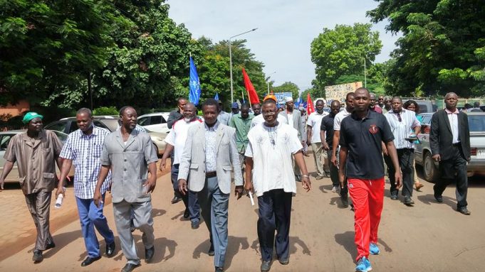Licenciements « abusifs » : des syndicats disent « non » à travers une marche