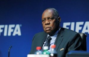 CAN Cameroun 2019: Issa Hayatou regrette la sortie médiatique de Ahmad Ahmad