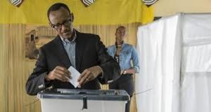 Elections: le Congo sans surprise, le Sénégal dans le doute, le Rwanda sous contrôle