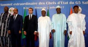Emmanuel Macron: en attendant Ouagadougou