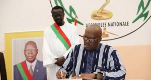 Décès de Salifou Diallo : le président du Faso invite « à continuer le combat »