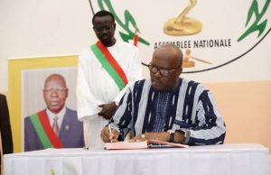 Décès de Salifou Diallo : le président du Faso invite « à continuer le combat »