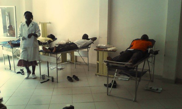 Don de sang à la Brousse du travail à Ouagadougou