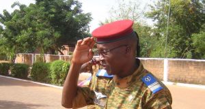 Armée burkinabè: le lieutenant-colonel Adam Néré prend la tête du Bataillon de commandement et de soutien