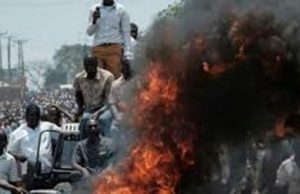 Kenya: élection est bien, mais reporter est mieux!