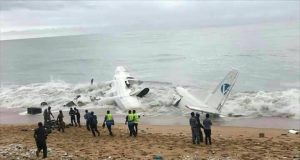 Côte d’Ivoire: quatre morts dans un crash d’avion au bord de la mer à Abidjan