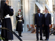 Traite des Noirs en Libye: un « crime contre l’humanité », selon Macron