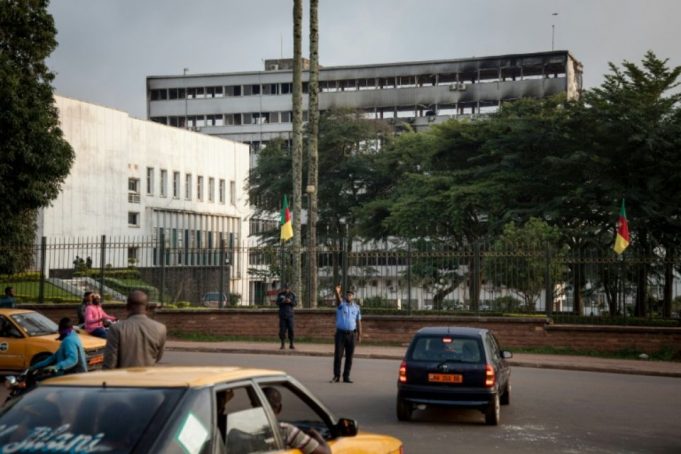 Cameroun: L’Assemblée nationale incendiée