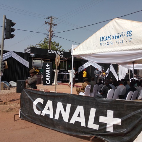 Nouvelle boutique store de Canal+ en face de la mairie de Koudougou