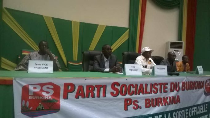 Un parti socialiste burkinabè «salue» l’arrivée de Macron à Ouagadougou