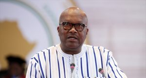 Roch Kaboré : faire « du Faso Dan Fani la tenue officielle des écoles »