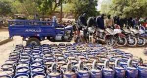 Ouaga : 14 vélomoteurs et 149 bouteilles de gaz saisis des mains de présumés malfrats