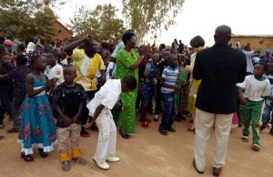 Nöel et fin d’année 2017: les enfants en difficultés de l’APEE en fête