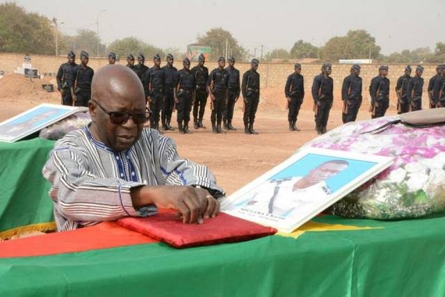 Inhumation des policiers tués au Nord du Burkina