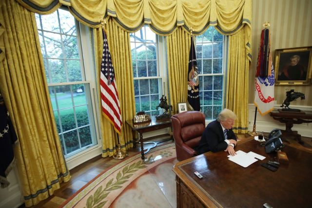Le président américain Donald Trump dans son bureau à la Maison Blanche