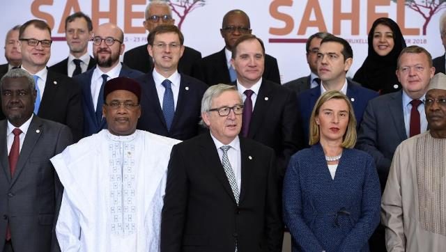 Jean-Claude Juncker (centre), Federica Mogherini, Mahamadou Issoufou (en blanc)