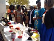 Ouagadougou: une foire pour donner le goût des pagnes, perles et accessoires aux Burkinabè
