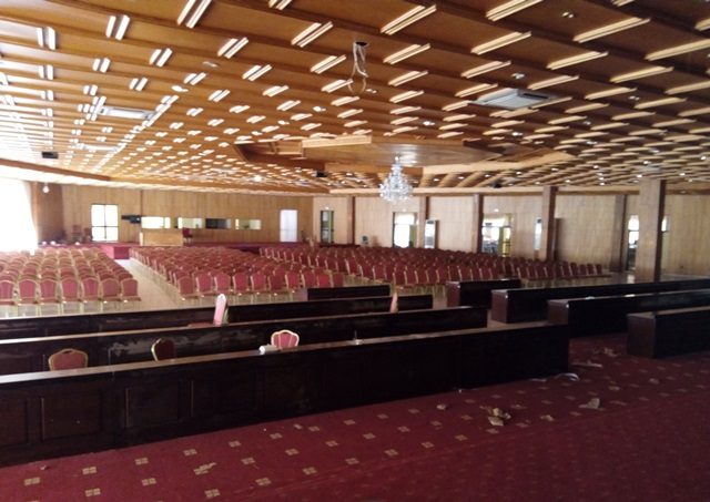 L'intérieur de la salle des banquets de Ouaga 2000 (2)