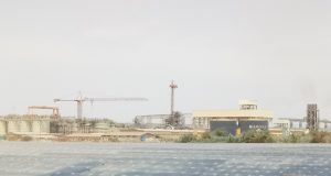 Burkina: Essakane se dote d’une centrale hybride fioul-solaire, la plus grande du monde