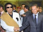 Sarkozy et les Kadhafi, c’est collé-serré!