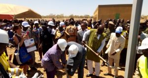 Burkina: le ministre de l’Energie lance à Matiacoali l’électrification de 45 localités