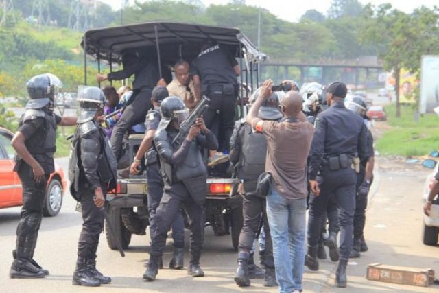 Marche empêchée à Abidjan