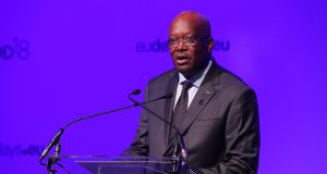 Burkina: le président Kaboré pour une révision de la loi sur le «quota genre»