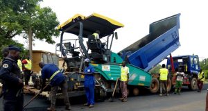 Ouagadougou: la réhabilitation de l’avenue du Larlé se fait dans « les règles de l’art » (Eric Bougouma)
