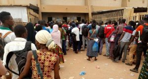 Dépôt des dossiers des concours de la Fonction publique: comme un jour de match au stade Issoufou Konombo