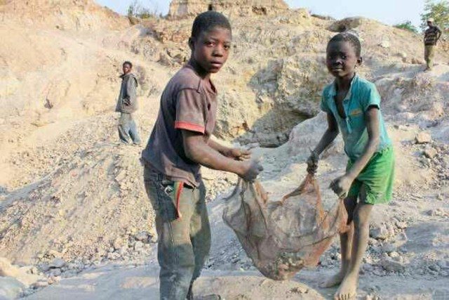 travail-force-enfant-orpaillage
