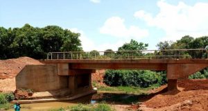 Route nationale no11 : le ministre Bougouma au chevet du pont de Bérégadougou