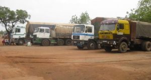 Mouvement d’humeur des routiers: une rencontre est en cours au ministère des Transports (témoin)