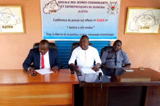 Les responsables de l'AJCEB