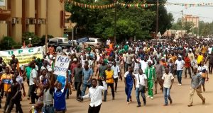 Ouagadougou: une première grande marche-meeting pour «réveiller» un «gouvernement aux abois»