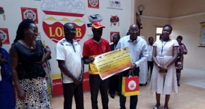 LONAB: plus de 59 millions FCFA et une villa de dix millions remis à deux gagnants