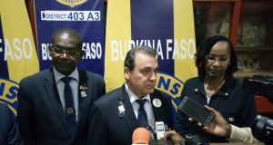 Lions clubs Burkina : le gouverneur du District 403 A3 échange avec les membres du club services